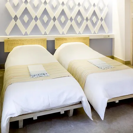 Kalais Hotel 3*