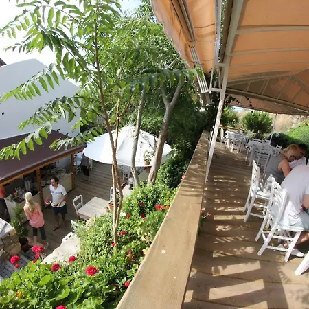 Kalais Hotel 3*